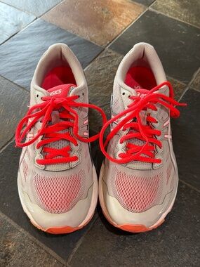 ASICS Women's Athletic Shoes - Light Gray with Bright Coral Laces